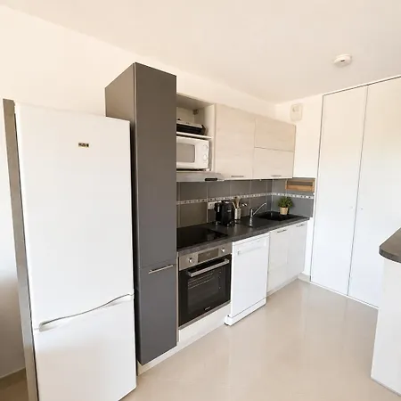 Apartment Entre Grazel Et Clape *